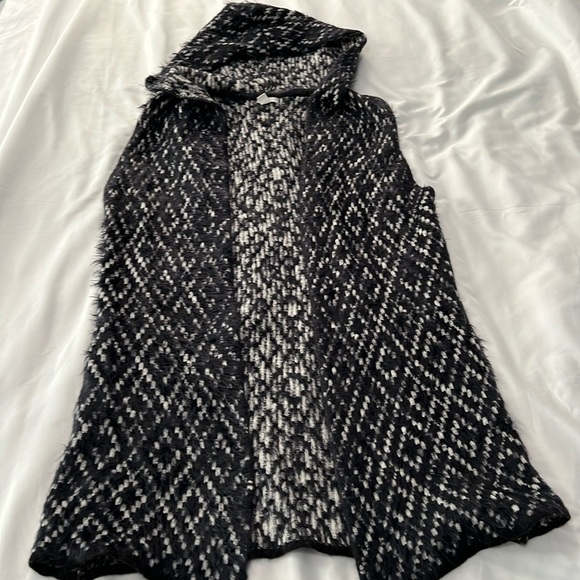 Cato Black/White Hooded Sleeveless Long Cardigan Super Soft Eyelash Sweater - Picture 1 of 6